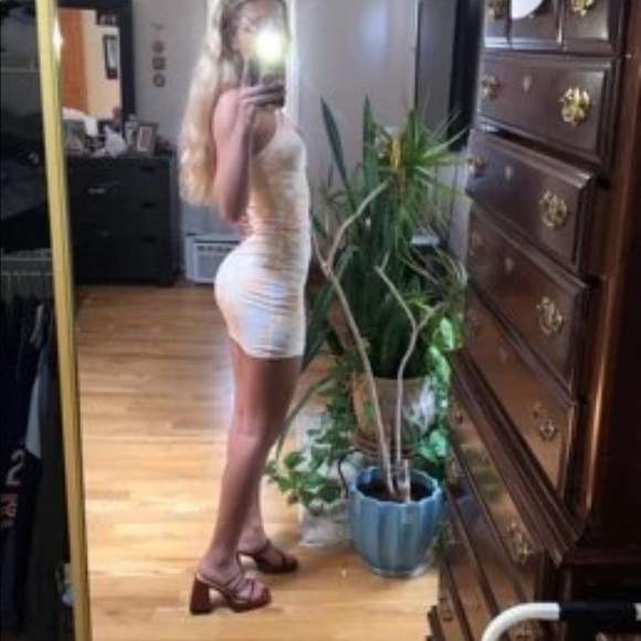 Halter Floral Bodycon Dress - Picture 6 of 7